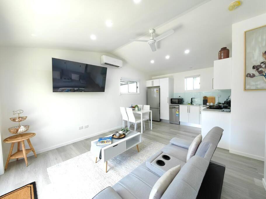 Lovely Hidden Gem In Holiday home *
